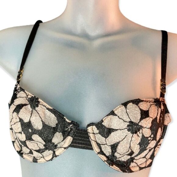 32c Victoria’s Secret bra unpadded with wire balconet - Picture 1 of 7